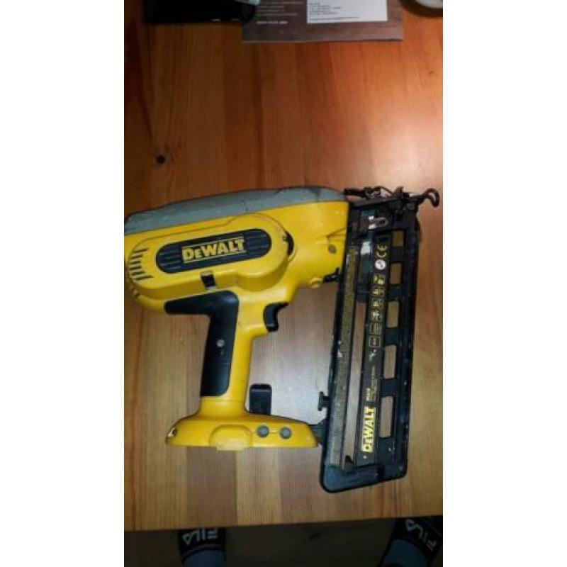 Dewalt DC618 18 V afwerk tacker body VERKOCHT