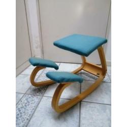 Stokke balans kniestoel turqoise