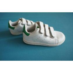 25-8243 Sneakers met klittenband; Stan Smith, Adidas, mt. 26