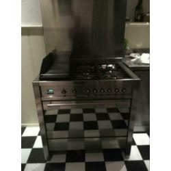 SMEG vrijstaand gasfornuis met afzuigkap