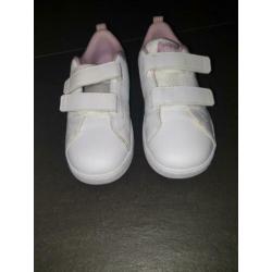 Addidas schoenen. Maat 27