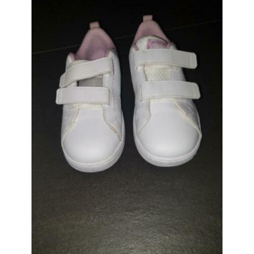Addidas schoenen. Maat 27