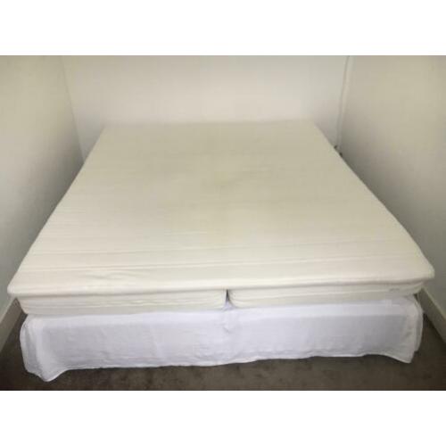 Tweepersoons boxspring met matrassen gratis af te halen