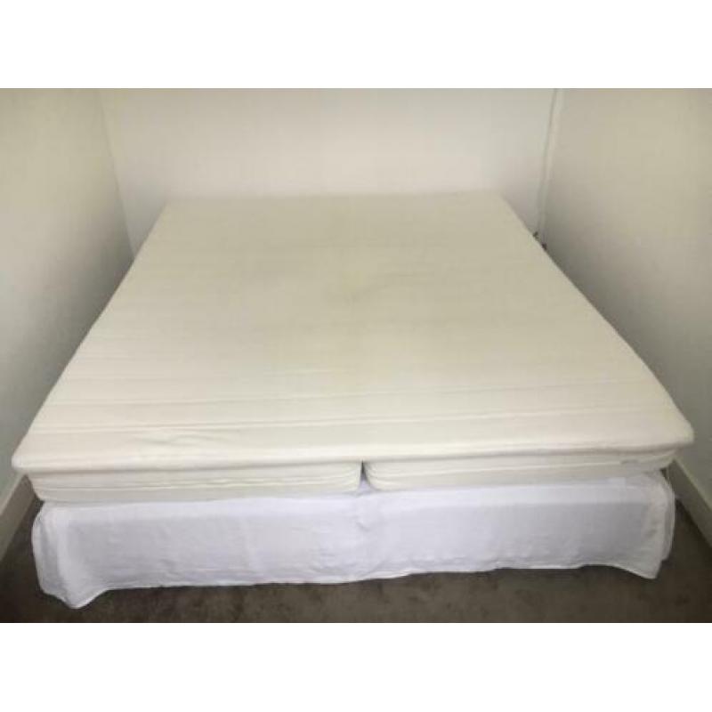 Tweepersoons boxspring met matrassen gratis af te halen