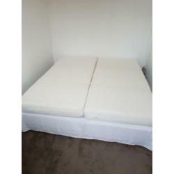 Tweepersoons boxspring met matrassen gratis af te halen