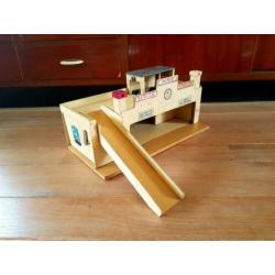 Tri-ang Minic garage