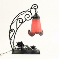 Smeedijzeren tafellampje met art deco kap