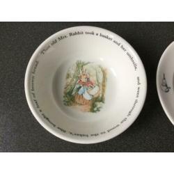 Wedgwood Peter Rabbit papschaaltje en bordje