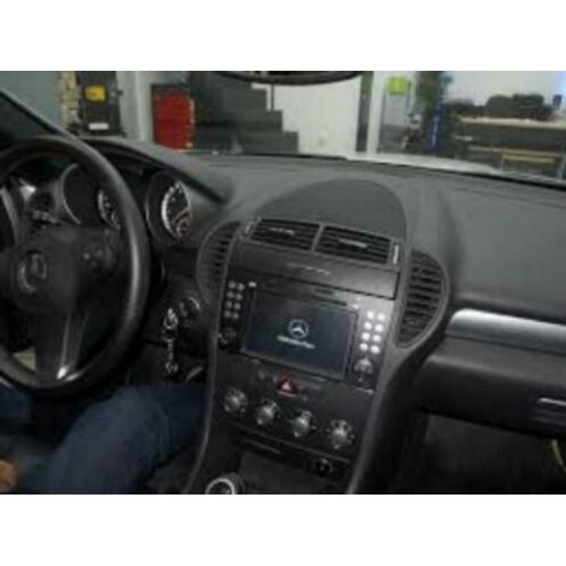 Mercedes SLK navigatie bouwjaar 2007 dvd parrot carkit usb
