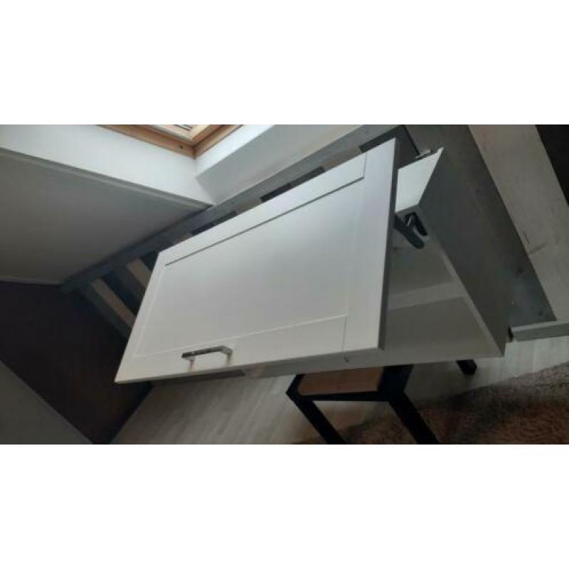Keukenkasten klepkasten keller