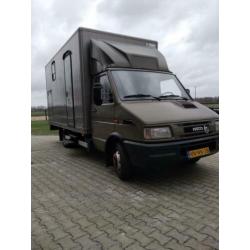 Iveco paardenvrachtwagen, twee paarden, b-rijbewijs