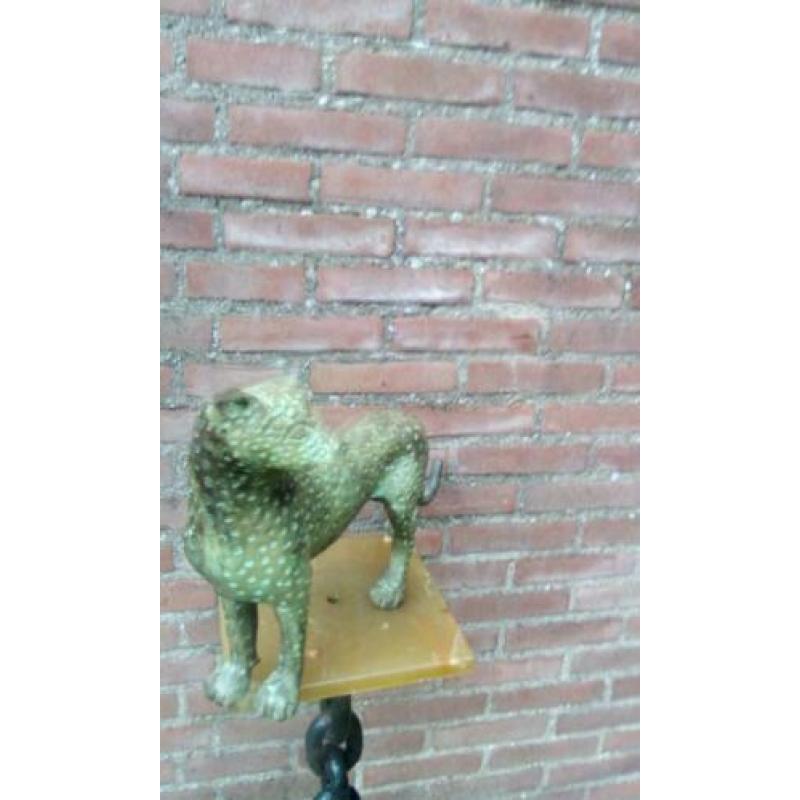 Antiek beeld poesje