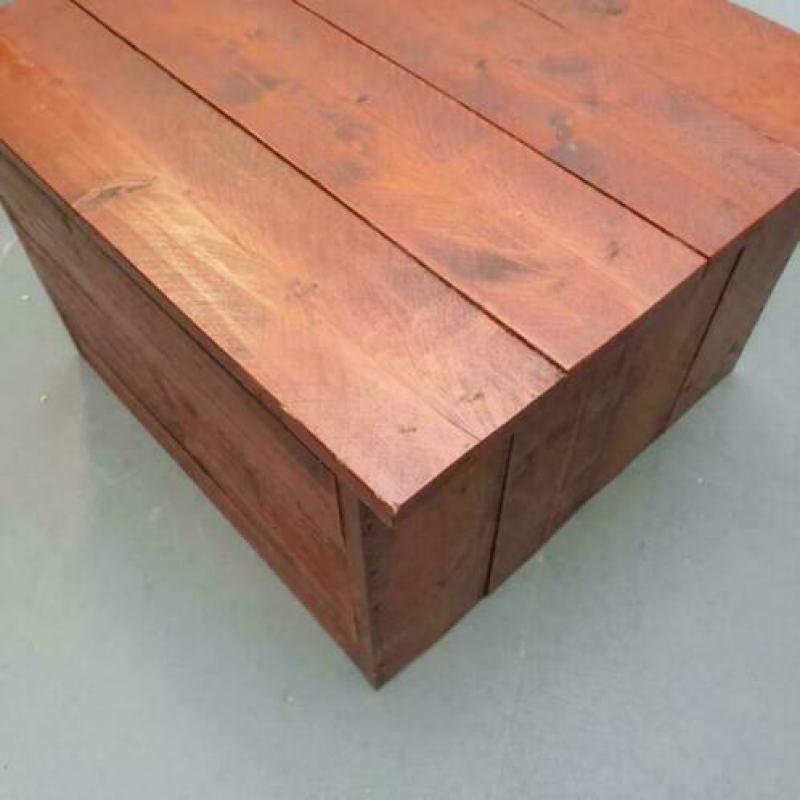 Houten tafel salontafel bijzettafel 84x76 cm