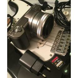 Sony Alpha 5100 Camera incl Lens 16-50mm en 32GB SD Kaart