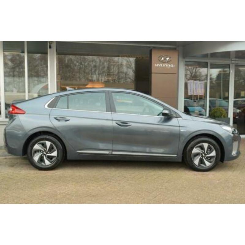 Hyundai IONIQ 1.6 GDi Hybrid Comfort / Navigatie / DEMO-kort