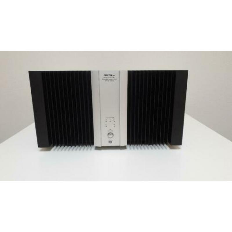Rotel RBM1095 Eindversterker