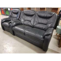 Heel net lederen bankstel donkerblauw 2.5 zits en fauteuil