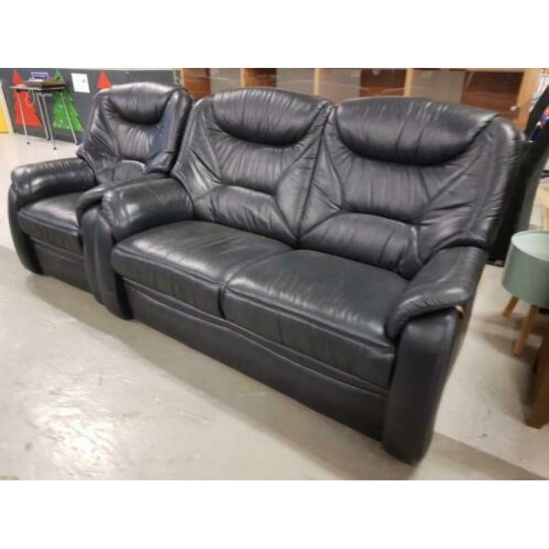 Heel net lederen bankstel donkerblauw 2.5 zits en fauteuil