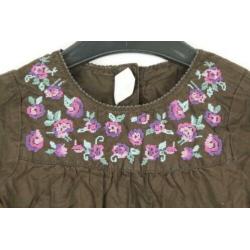 Schattig bruin shirtje.Bloemenstiksel.Mt 86.Merk H&M