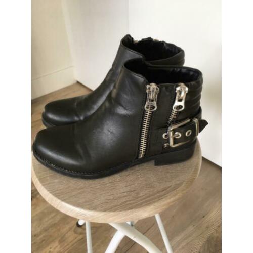 Stoere halfhoge laars maat 38