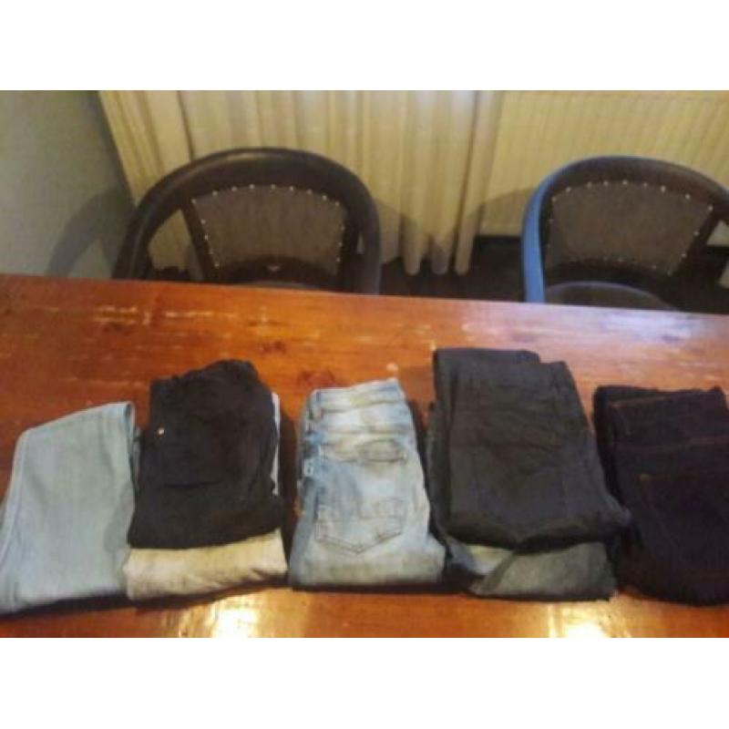 Kleding 146 / 152 Alles 25 euro.