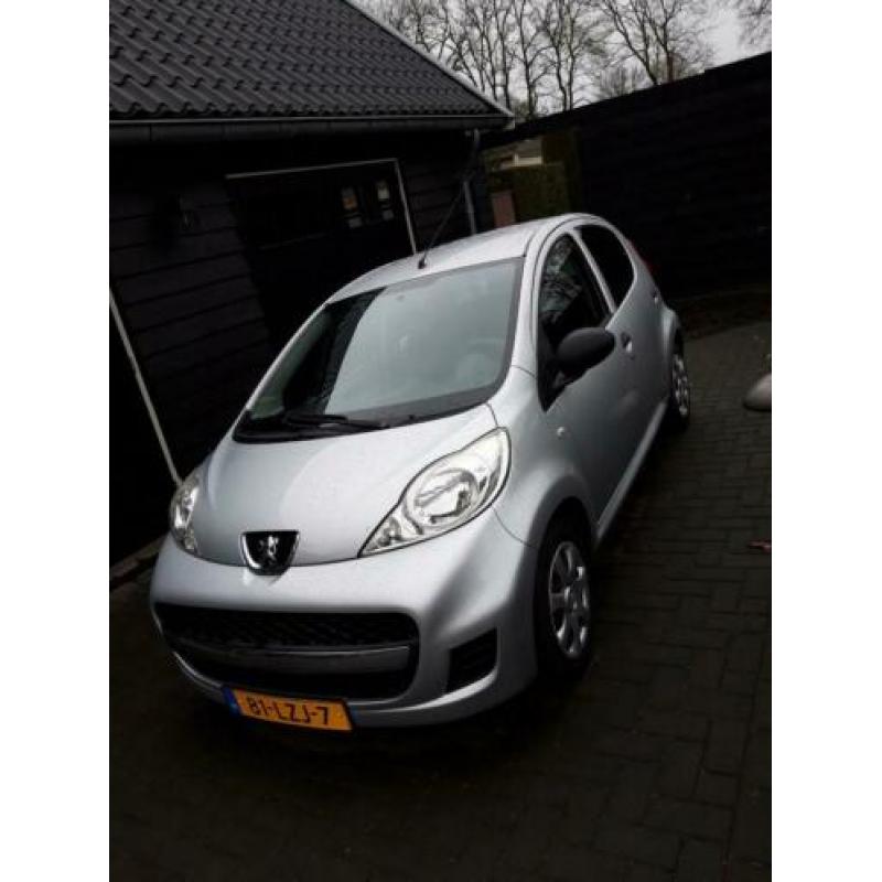 Peugeot 107 1.0 12V 5Deurs auto 2010 Grijs