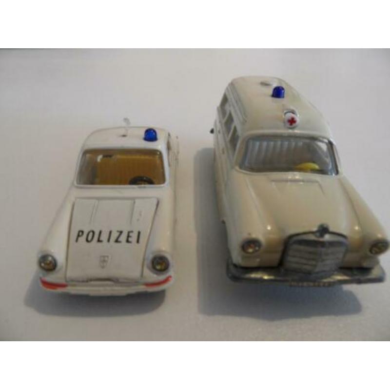 Siku Porsche 901 Polizei en Mercedes Krankenwagen