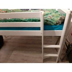 Witte hoogslaper van beter bed stevig bed
