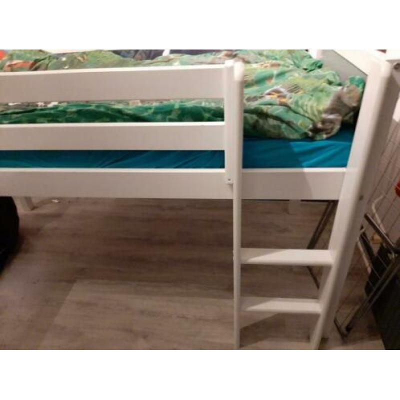 Witte hoogslaper van beter bed stevig bed