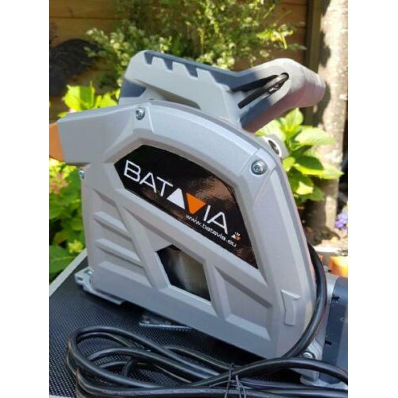 Aanbieding invalzaag 1400 Watt Met zaaggeleiders 2 x 70 cm