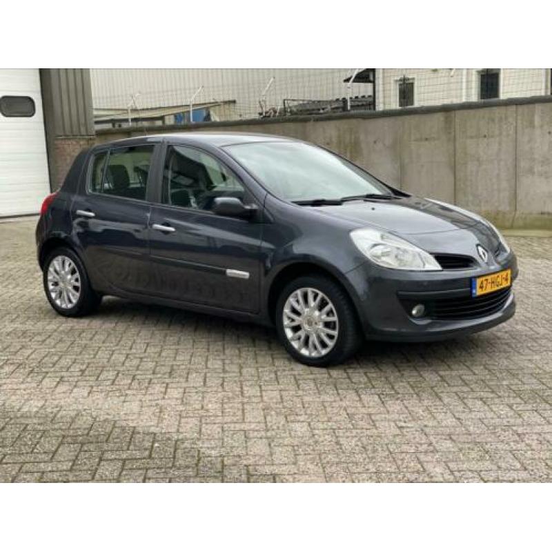 Renault Clio 1.2 TCE 101pk Special Rip Curl 58.057 km N.A.P