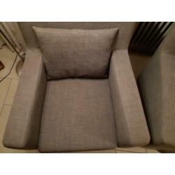 Twee Fauteuils Taupekleurig