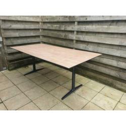 Ahrend bureau vergader tafel ( in hoogte verstelbaar )