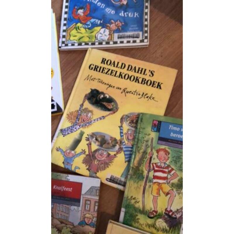Ophaal en meeneemprijs €5! Doos kinderboek+dvd’s Roald dahl