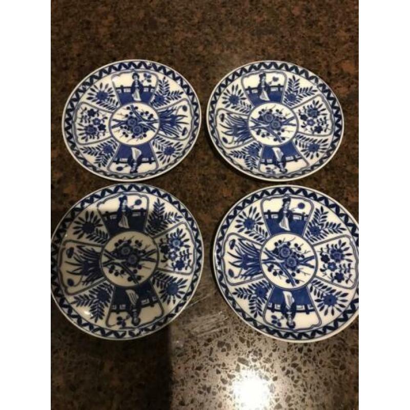 4 kop en schoteltjes. Blauw wit porselein