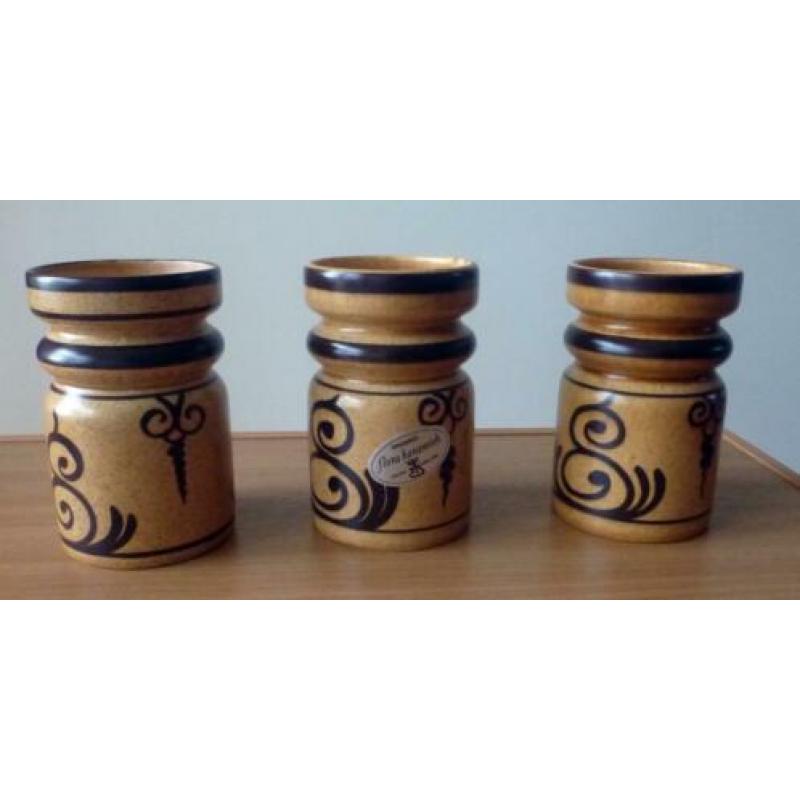Drie puntgave Flora Gouda vaasjes decor Argos