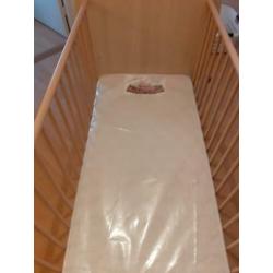 Baby ledikant met matras