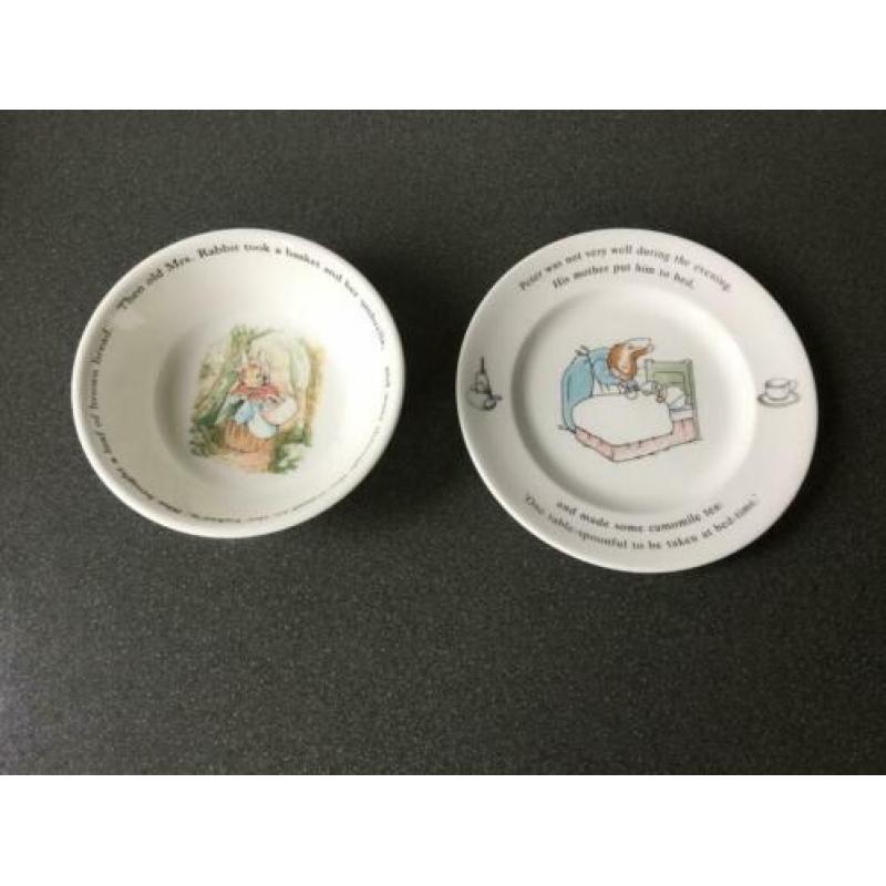 Wedgwood Peter Rabbit papschaaltje en bordje