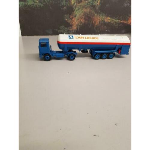 Te Koop Bedford 4x2 met L,Airliquide tank 1/50 metaal Conrad