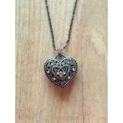 Gouden ketting met hartjes diamantjes van Six als nieuw!