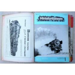 Miniaturbahnen blad 1972 / 1973 in insteekmap. Duitstalig.