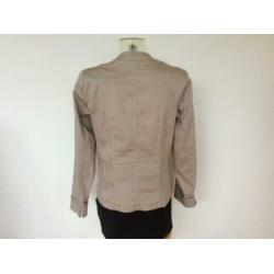Mooi ecru/ beige getailleerd Witteveen jasje mt 42, L