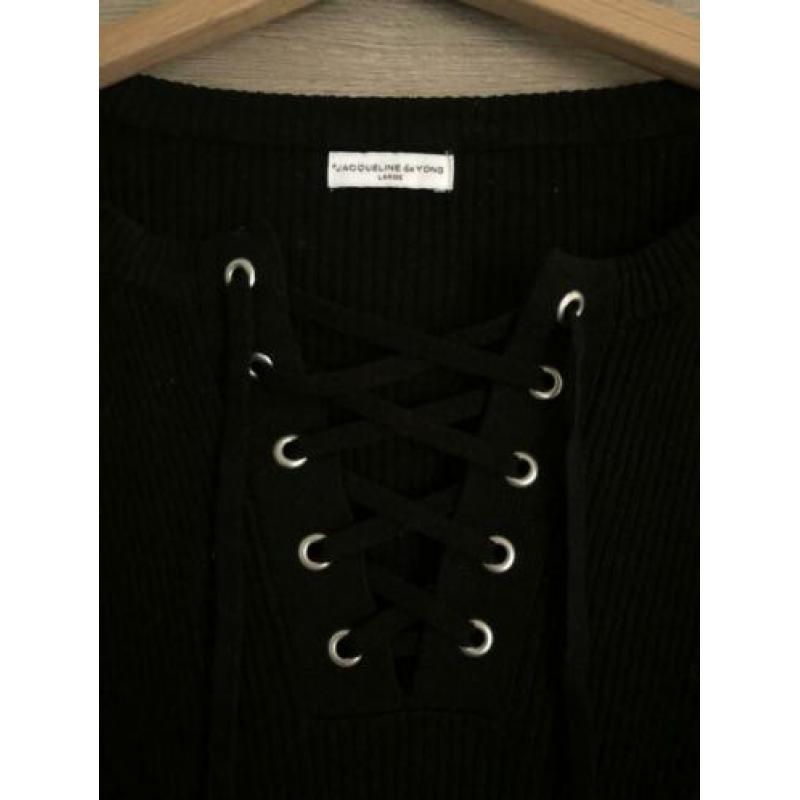 Diverse Jacqueline De Yong items