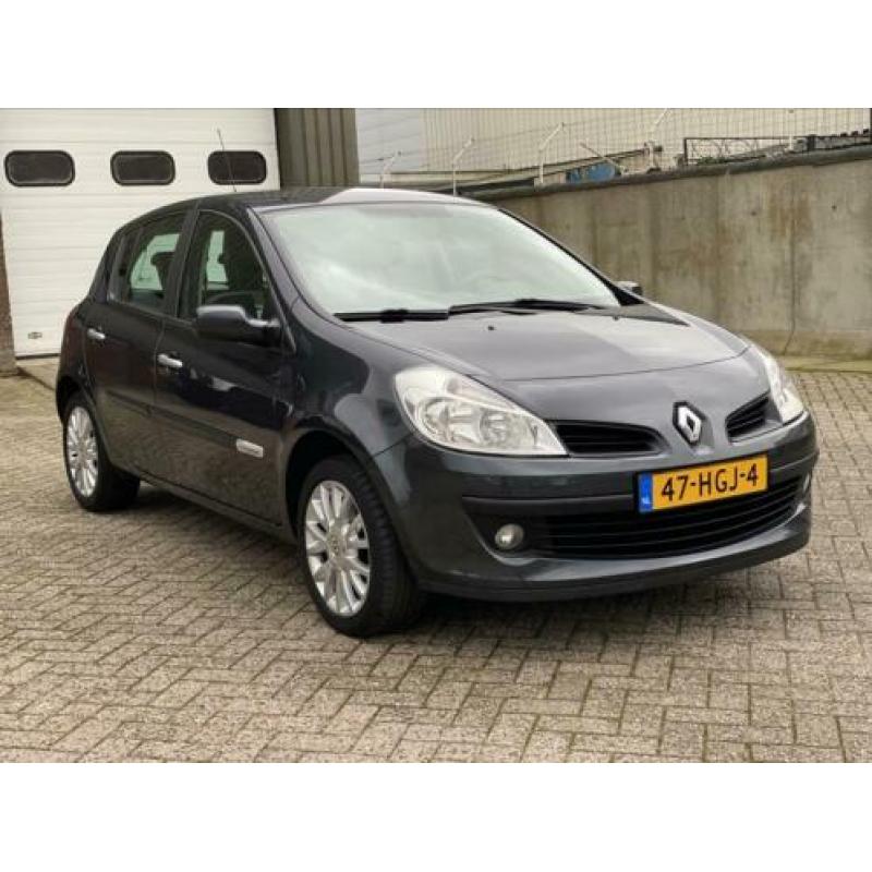 Renault Clio 1.2 TCE 101pk Special Rip Curl 58.057 km N.A.P