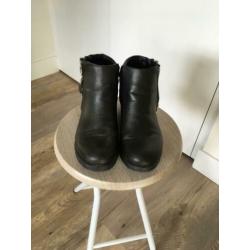 Stoere halfhoge laars maat 38