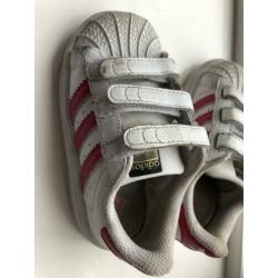 Adidas wit met donkerroze maat 22