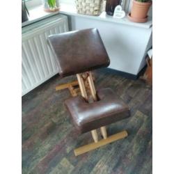 kniestoel balansstoel hout en leer knie stoel balans