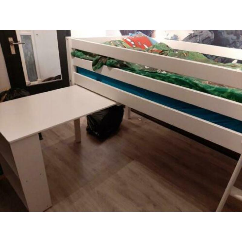 Witte hoogslaper van beter bed stevig bed