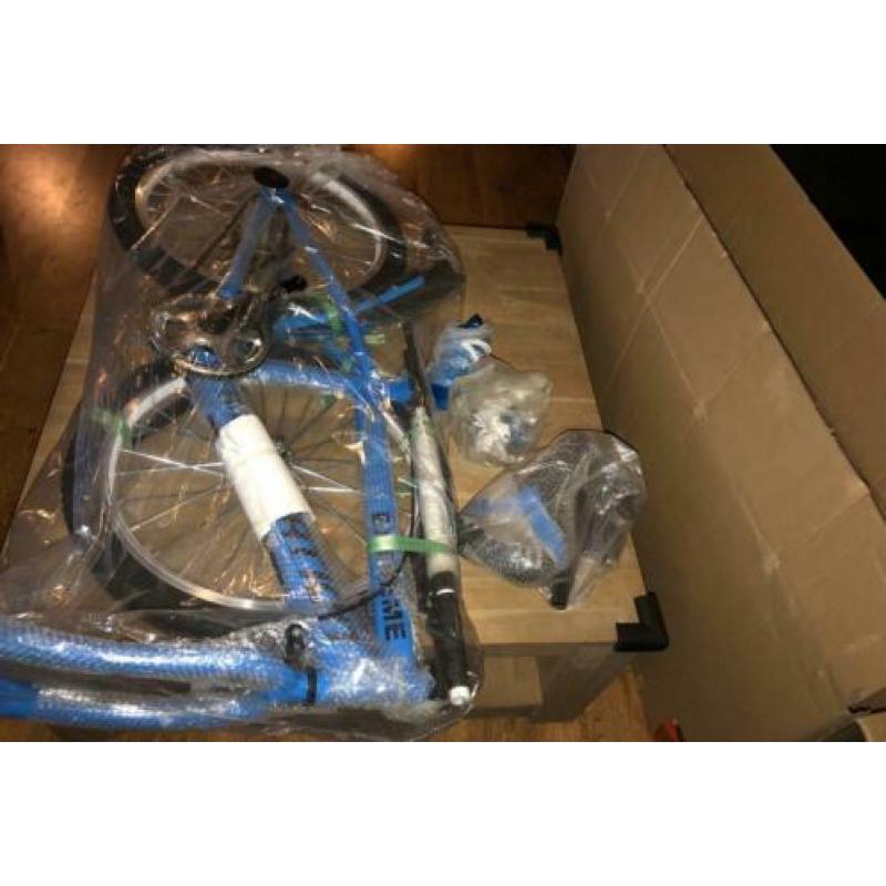 Gloednieuwe fiets nog in de doos 20 inch