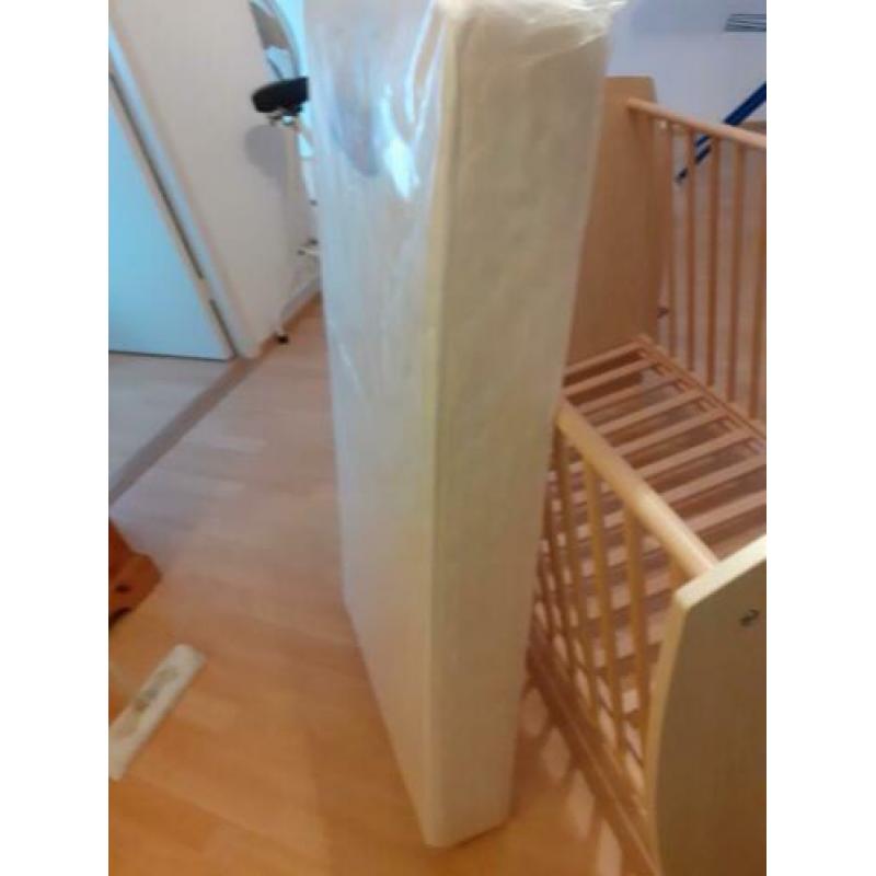 Baby ledikant met matras